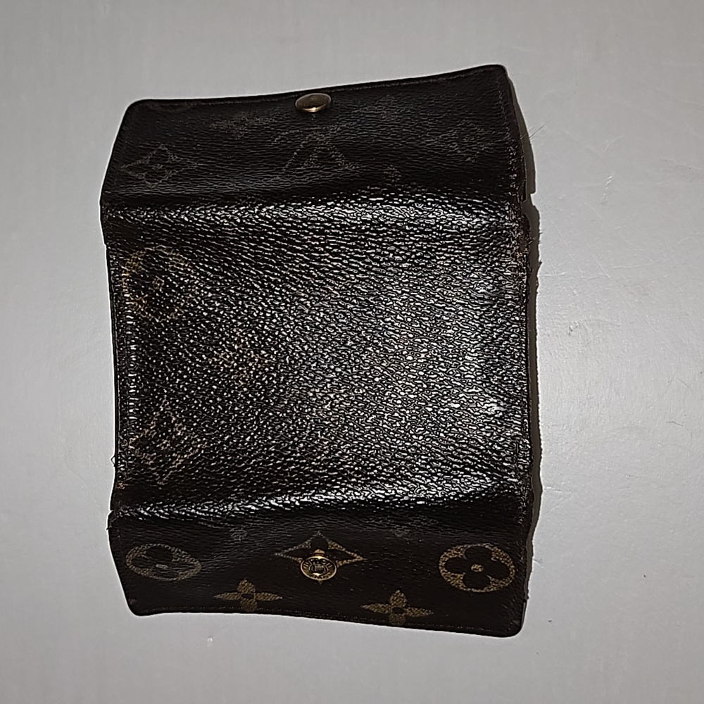 Louis Vuitton 6 Key Holder Monogram *Authentic* - Picture 4 of 17